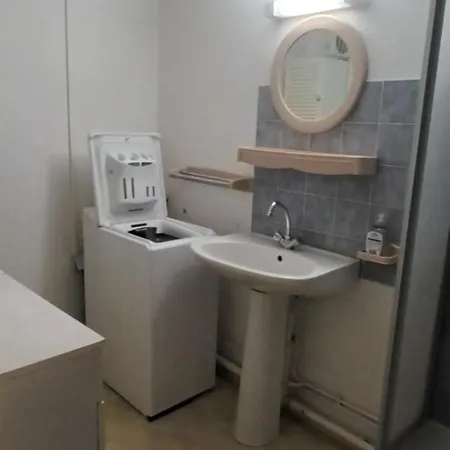 Les Oliviers- Avec Terrasse Proche Port Et Commerces - Clim - Parking * Saint-Cyprien (Pyrenees-Orientales)
