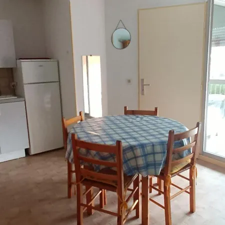 Les Oliviers- Avec Terrasse Proche Port Et Commerces - Clim - Parking * Saint-Cyprien (Pyrenees-Orientales)